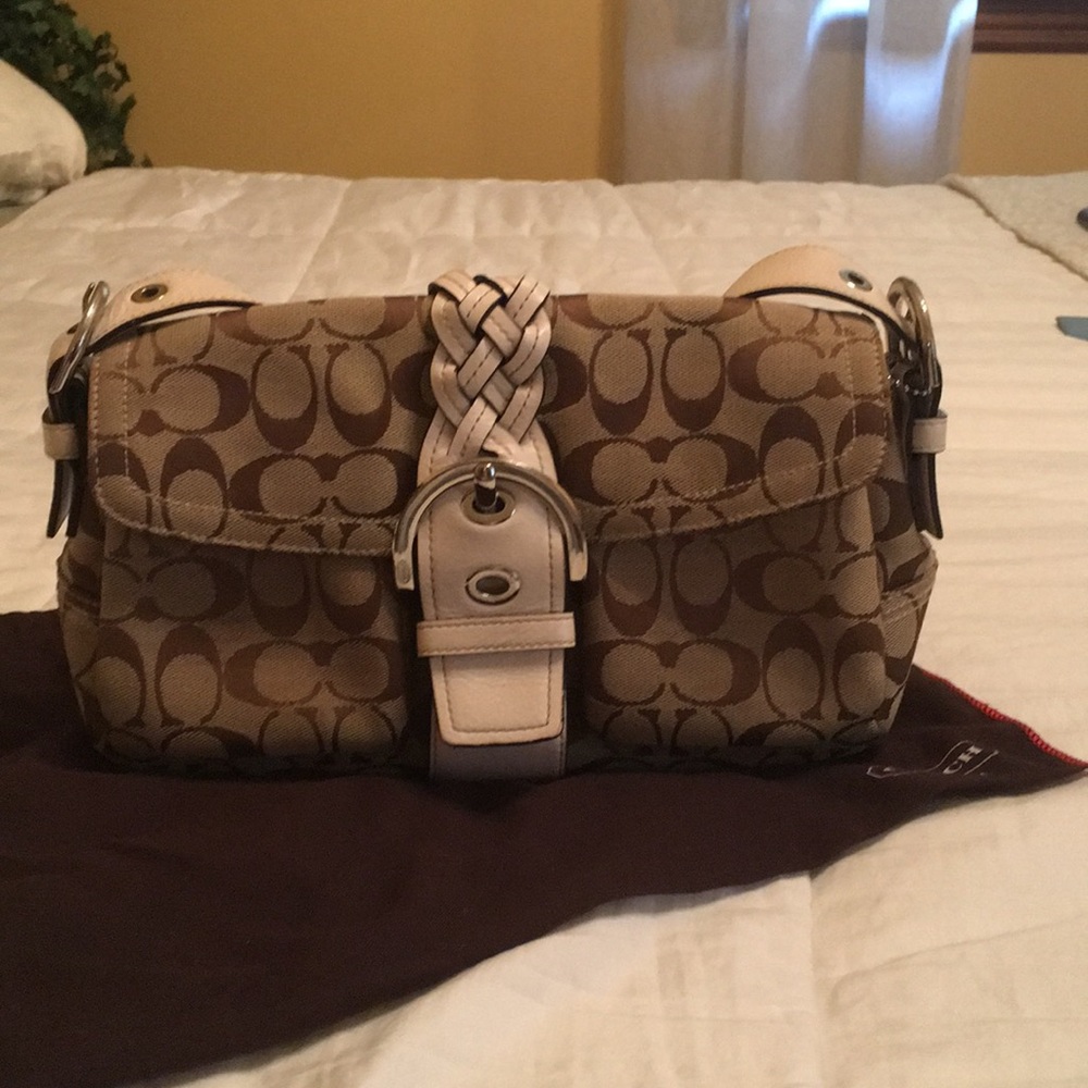 Authentic Coach purse 👛